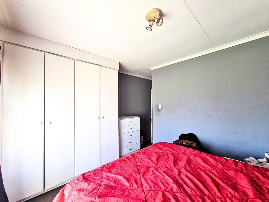 2 Bedroom Property for Sale in Noordwyk Gauteng
