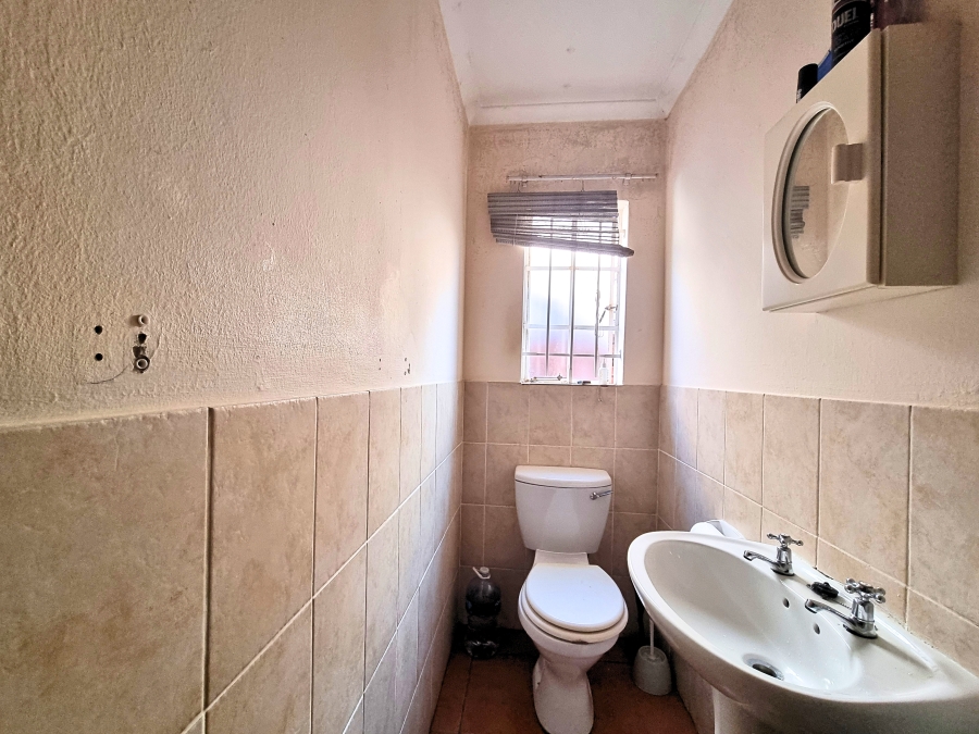 2 Bedroom Property for Sale in Noordwyk Gauteng