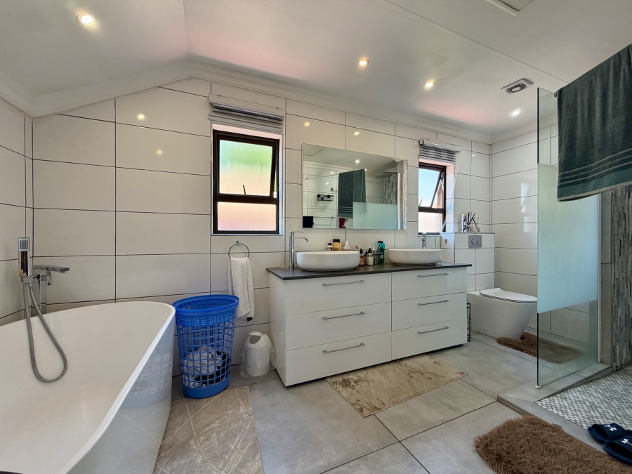 4 Bedroom Property for Sale in Pomona Gauteng