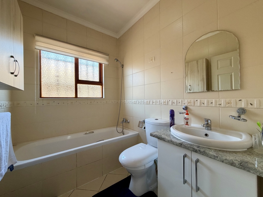 4 Bedroom Property for Sale in Pomona Gauteng