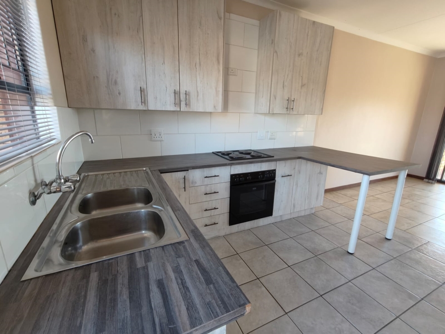 To Let 2 Bedroom Property for Rent in Riversdale Gauteng
