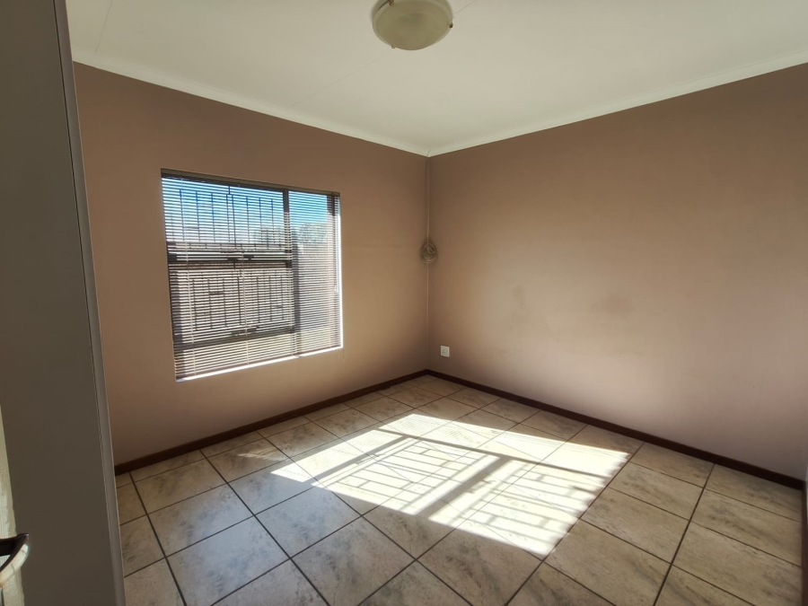 To Let 2 Bedroom Property for Rent in Riversdale Gauteng