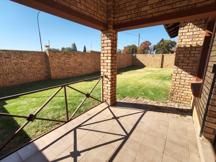 To Let 2 Bedroom Property for Rent in Riversdale Gauteng