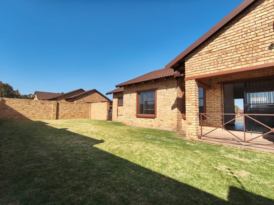 To Let 2 Bedroom Property for Rent in Riversdale Gauteng