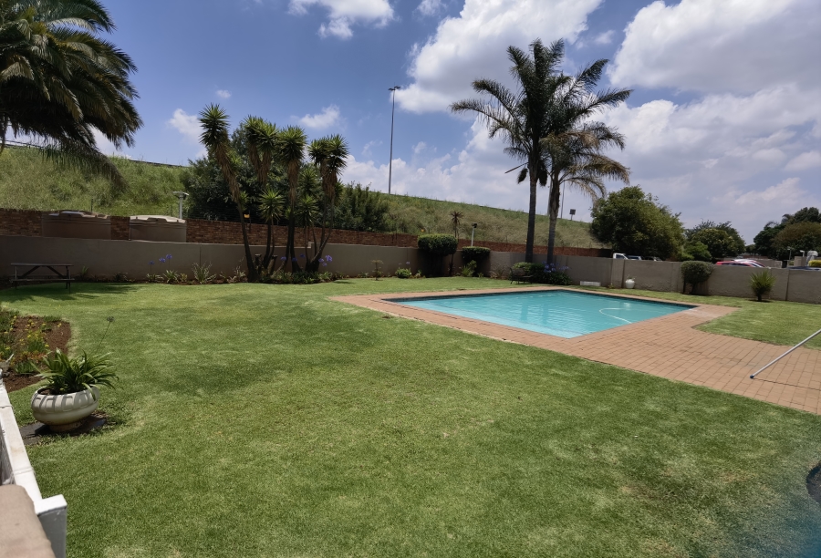 To Let 1 Bedroom Property for Rent in Witfield Gauteng