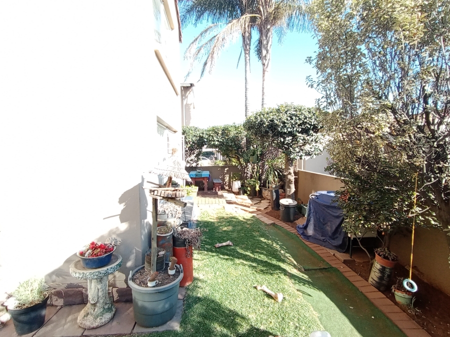 To Let 1 Bedroom Property for Rent in Witfield Gauteng