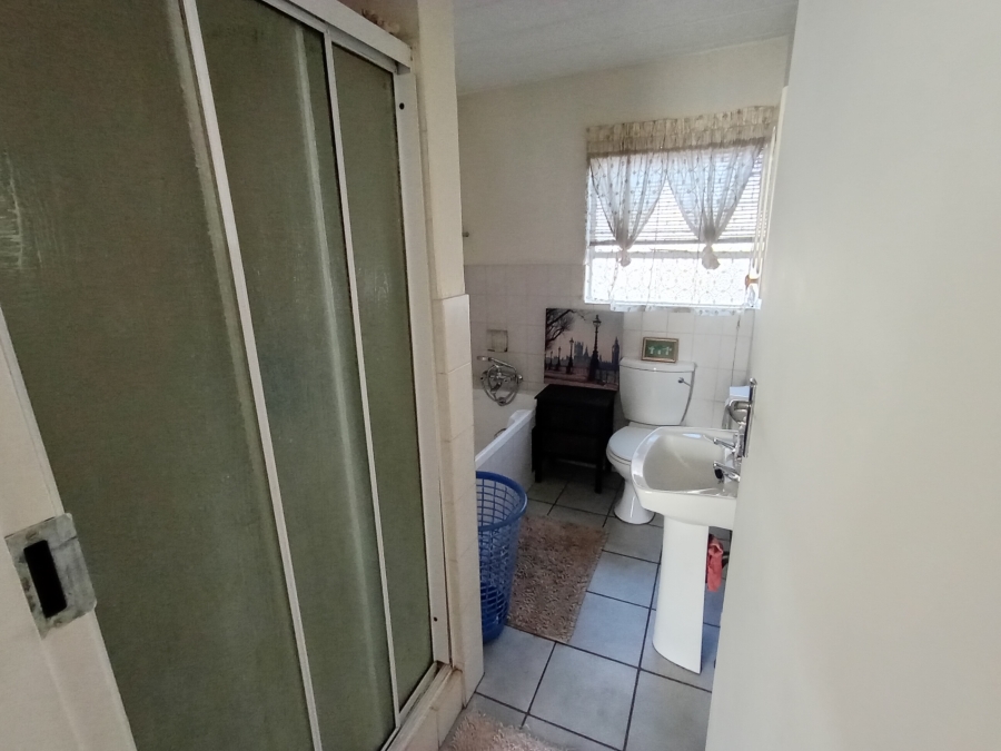 To Let 1 Bedroom Property for Rent in Witfield Gauteng