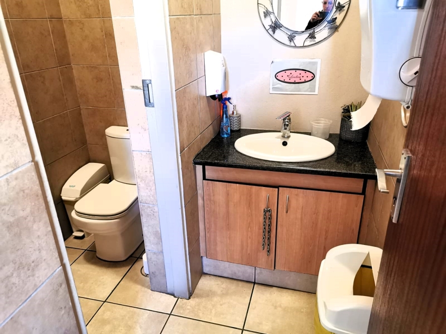 To Let commercial Property for Rent in Eldoraigne Gauteng