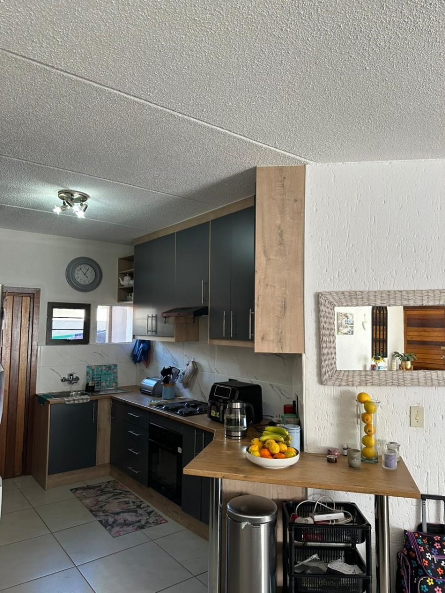 2 Bedroom Property for Sale in Sunninghill Gauteng