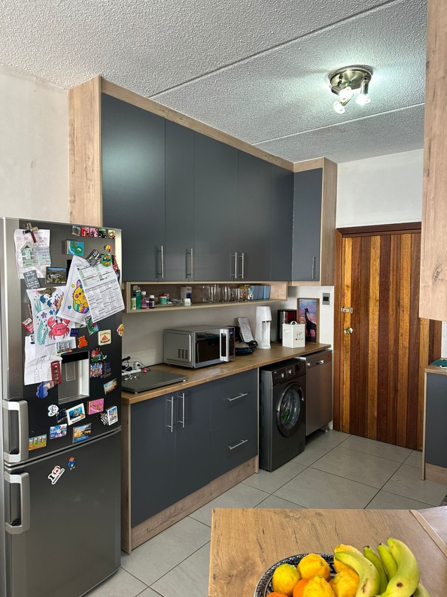 2 Bedroom Property for Sale in Sunninghill Gauteng