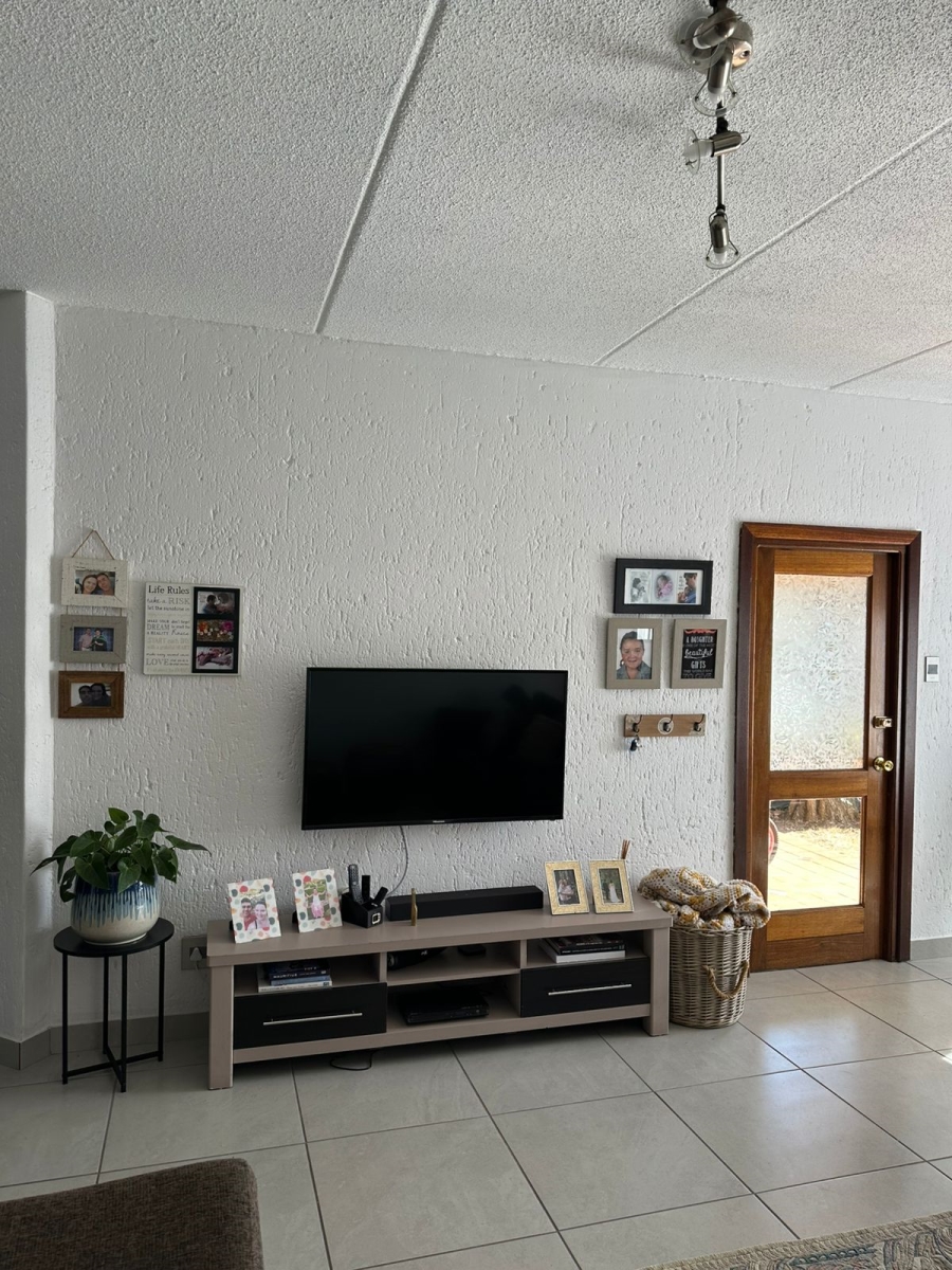 2 Bedroom Property for Sale in Sunninghill Gauteng