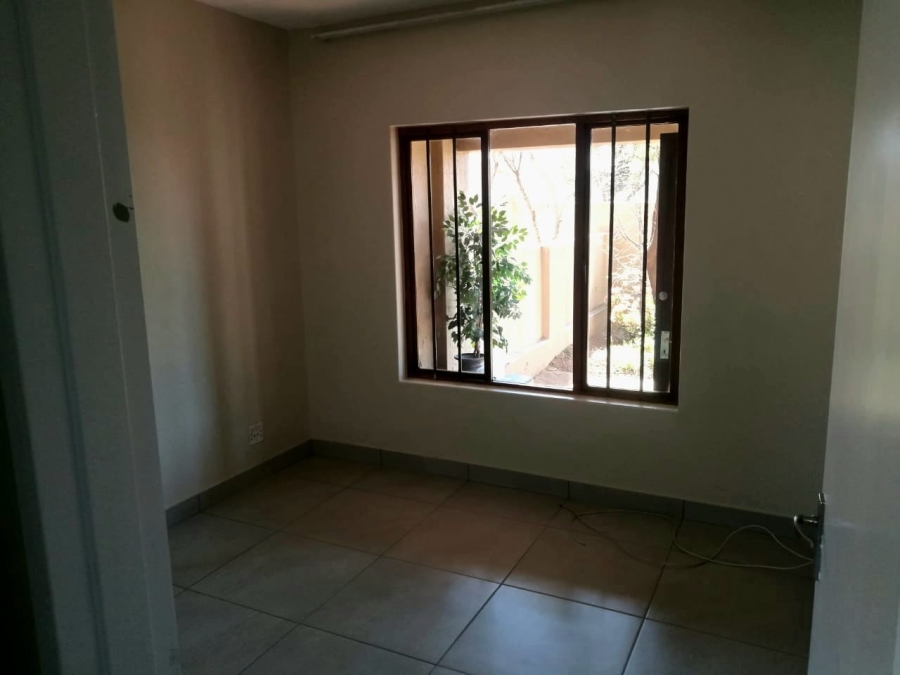 2 Bedroom Property for Sale in Sunninghill Gauteng