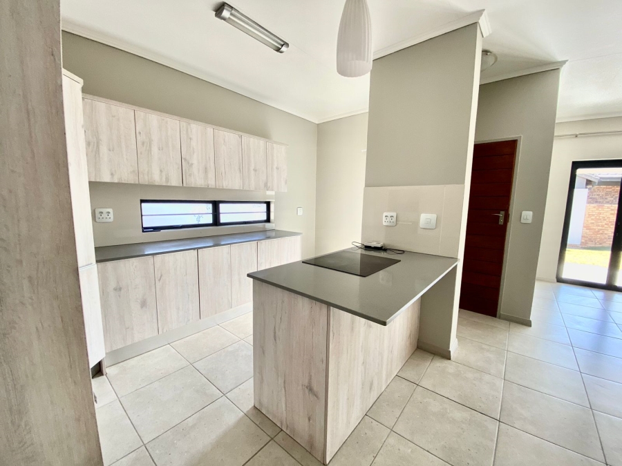 To Let 3 Bedroom Property for Rent in Amberfield Gauteng
