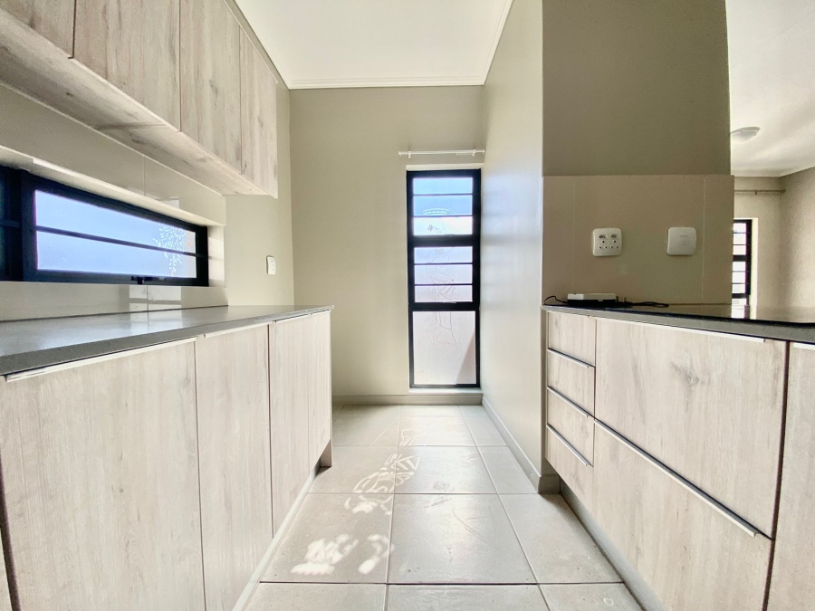 To Let 3 Bedroom Property for Rent in Amberfield Gauteng