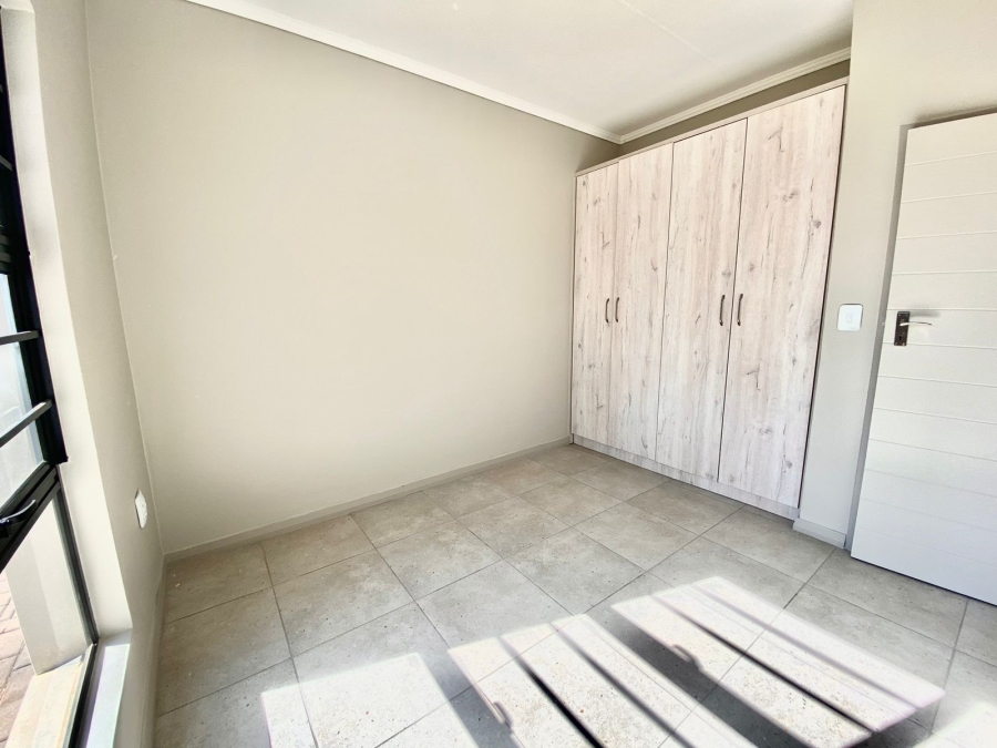 To Let 3 Bedroom Property for Rent in Amberfield Gauteng