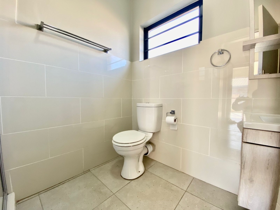 To Let 3 Bedroom Property for Rent in Amberfield Gauteng