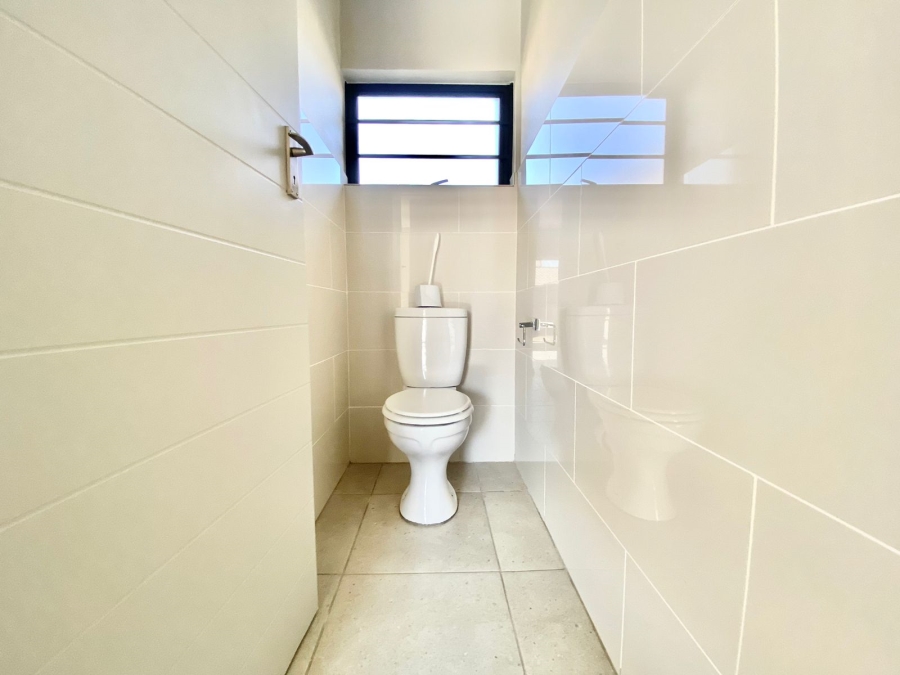 To Let 3 Bedroom Property for Rent in Amberfield Gauteng