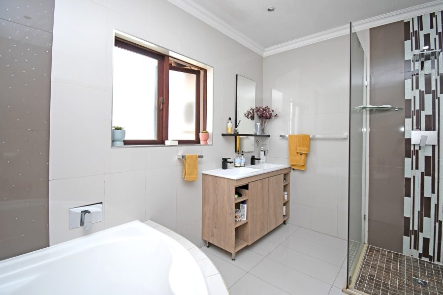 4 Bedroom Property for Sale in Bedfordview Gauteng