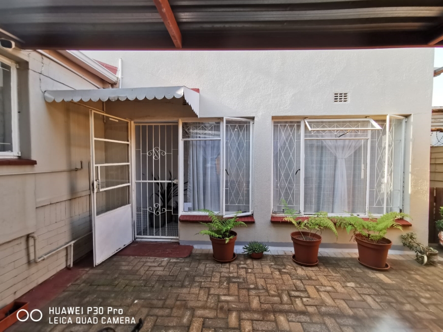 To Let 2 Bedroom Property for Rent in Dalview Gauteng