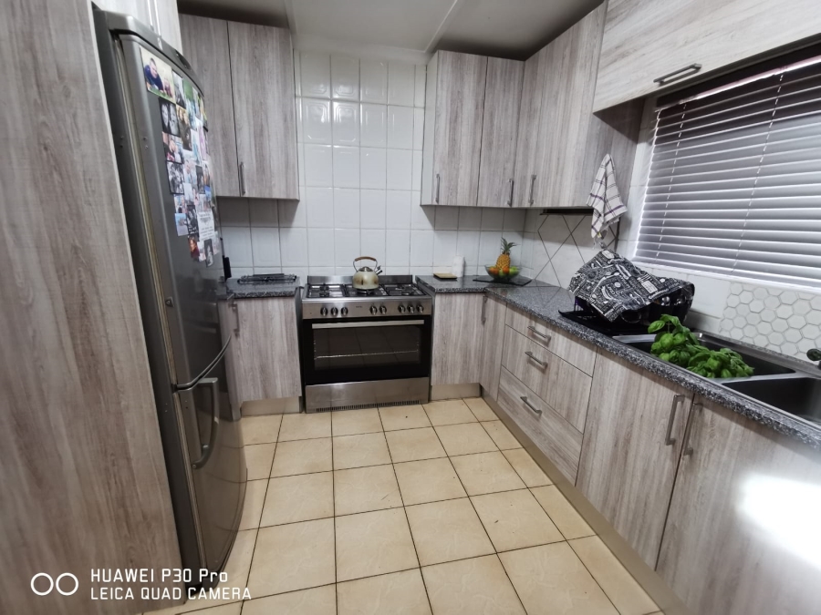 To Let 2 Bedroom Property for Rent in Dalview Gauteng