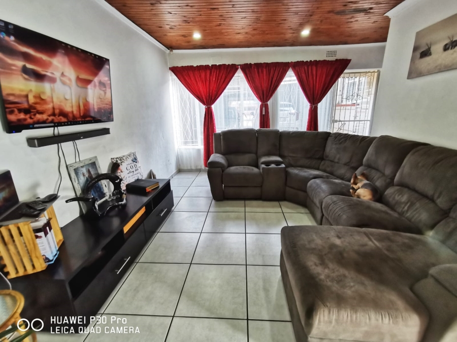 To Let 2 Bedroom Property for Rent in Dalview Gauteng