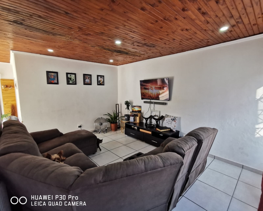 To Let 2 Bedroom Property for Rent in Dalview Gauteng