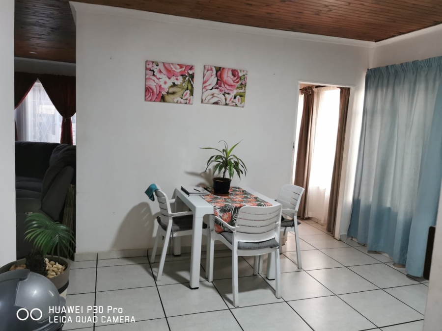 To Let 2 Bedroom Property for Rent in Dalview Gauteng