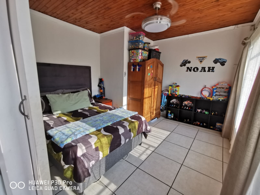 To Let 2 Bedroom Property for Rent in Dalview Gauteng