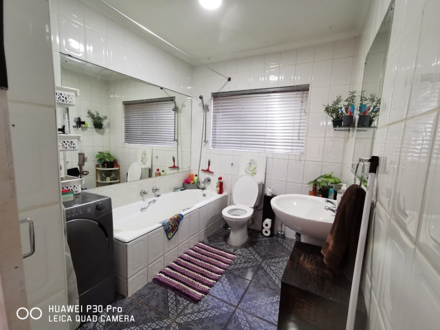 To Let 2 Bedroom Property for Rent in Dalview Gauteng