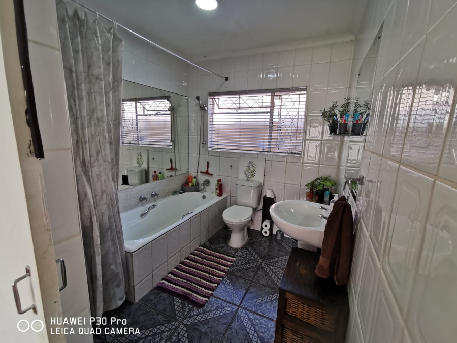To Let 2 Bedroom Property for Rent in Dalview Gauteng