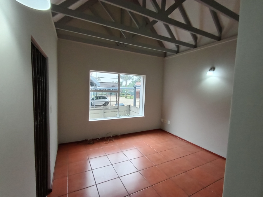 To Let 2 Bedroom Property for Rent in Glen Marais Gauteng
