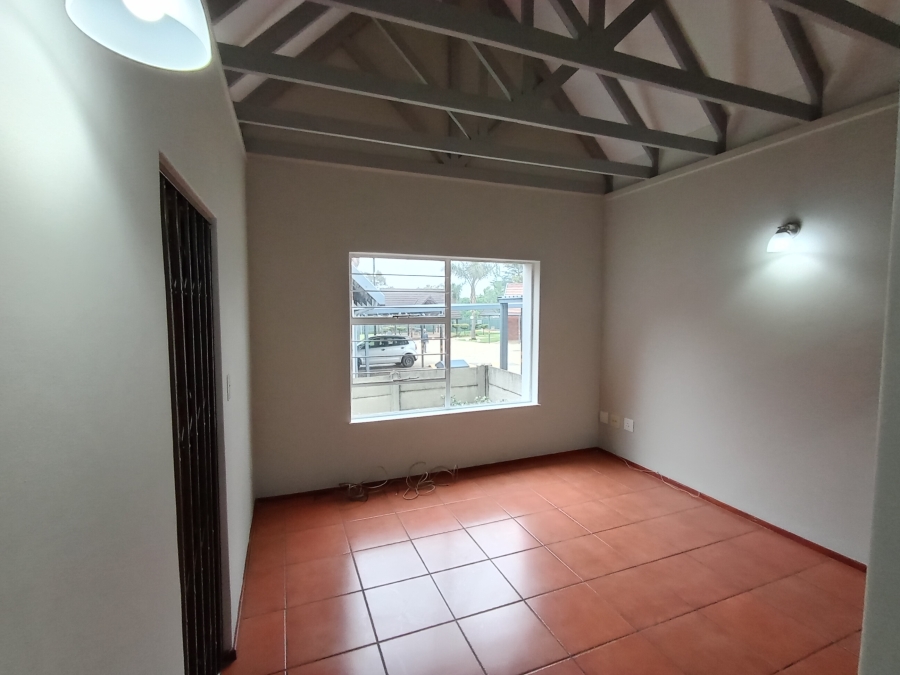 To Let 2 Bedroom Property for Rent in Glen Marais Gauteng