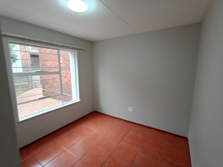 To Let 2 Bedroom Property for Rent in Glen Marais Gauteng