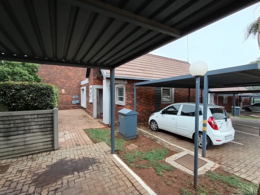 To Let 2 Bedroom Property for Rent in Glen Marais Gauteng