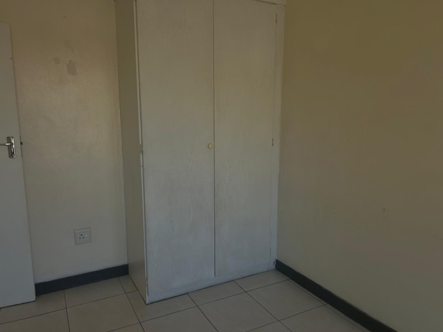 To Let 2 Bedroom Property for Rent in Sonneglans Gauteng