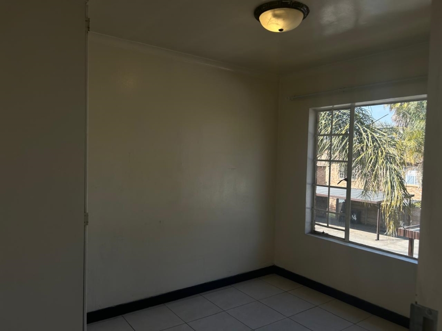 To Let 2 Bedroom Property for Rent in Sonneglans Gauteng