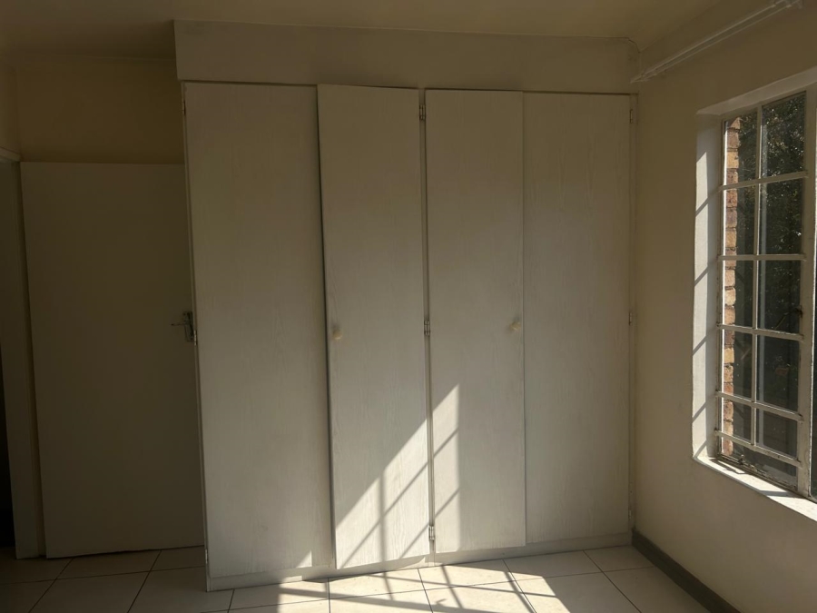 To Let 2 Bedroom Property for Rent in Sonneglans Gauteng