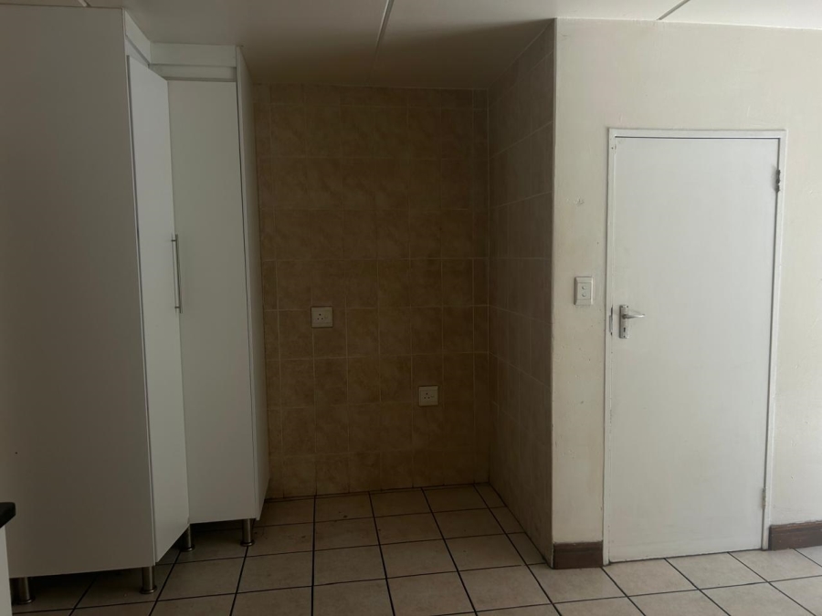 To Let 2 Bedroom Property for Rent in Sonneglans Gauteng