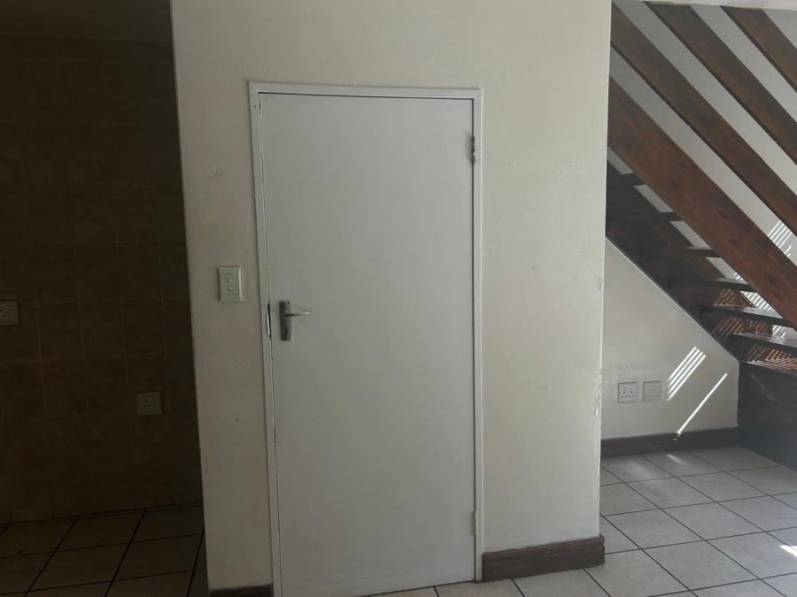 To Let 2 Bedroom Property for Rent in Sonneglans Gauteng