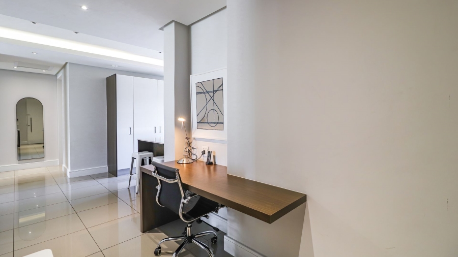 To Let 2 Bedroom Property for Rent in Sandown Gauteng