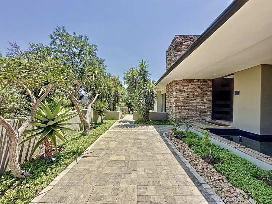 5 Bedroom Property for Sale in Lombardy Estate Gauteng