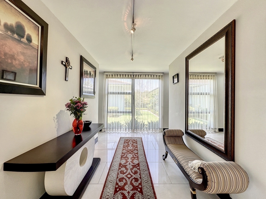 5 Bedroom Property for Sale in Lombardy Estate Gauteng