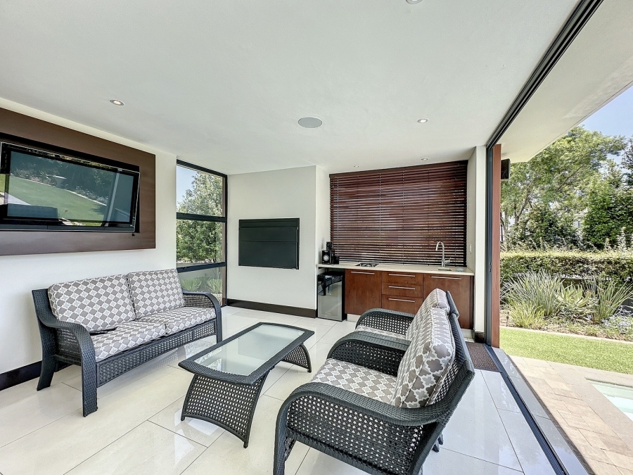 5 Bedroom Property for Sale in Lombardy Estate Gauteng