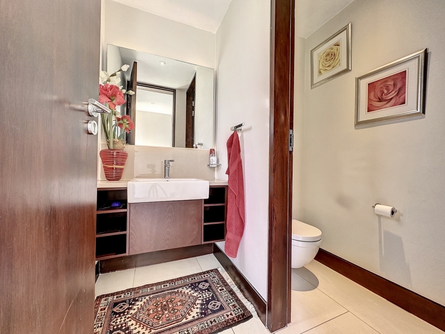 5 Bedroom Property for Sale in Lombardy Estate Gauteng