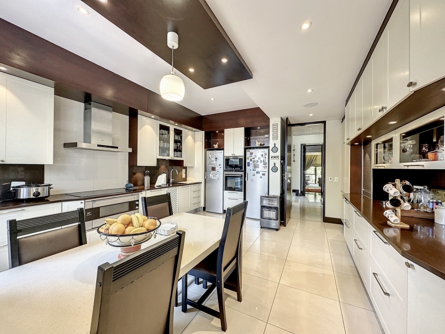 5 Bedroom Property for Sale in Lombardy Estate Gauteng