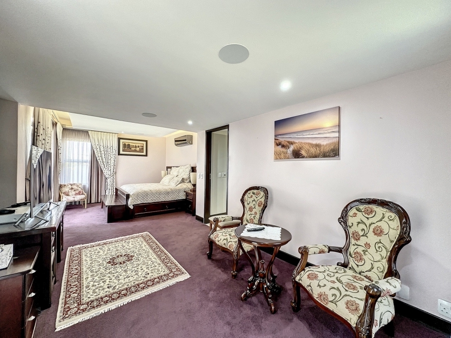 5 Bedroom Property for Sale in Lombardy Estate Gauteng