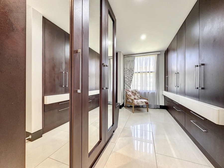 5 Bedroom Property for Sale in Lombardy Estate Gauteng