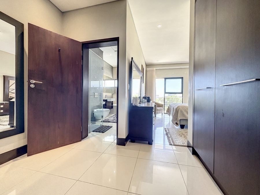 5 Bedroom Property for Sale in Lombardy Estate Gauteng