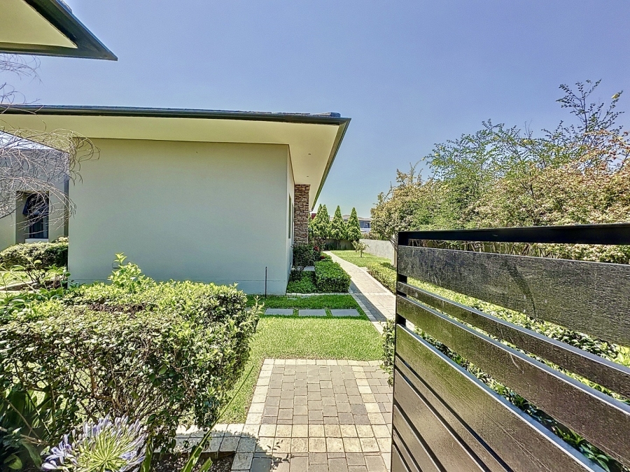 5 Bedroom Property for Sale in Lombardy Estate Gauteng