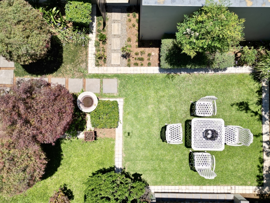 5 Bedroom Property for Sale in Lombardy Estate Gauteng